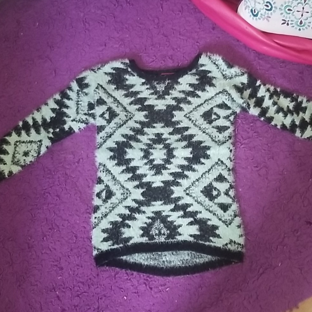 Medium girls sweater